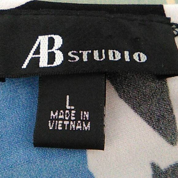 AB Studio Graphic Knit Dress - Picture 7 of 11